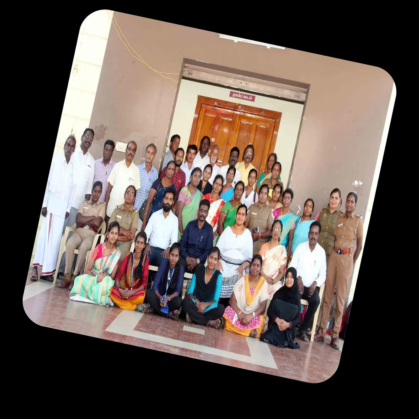 Large group photo with participants